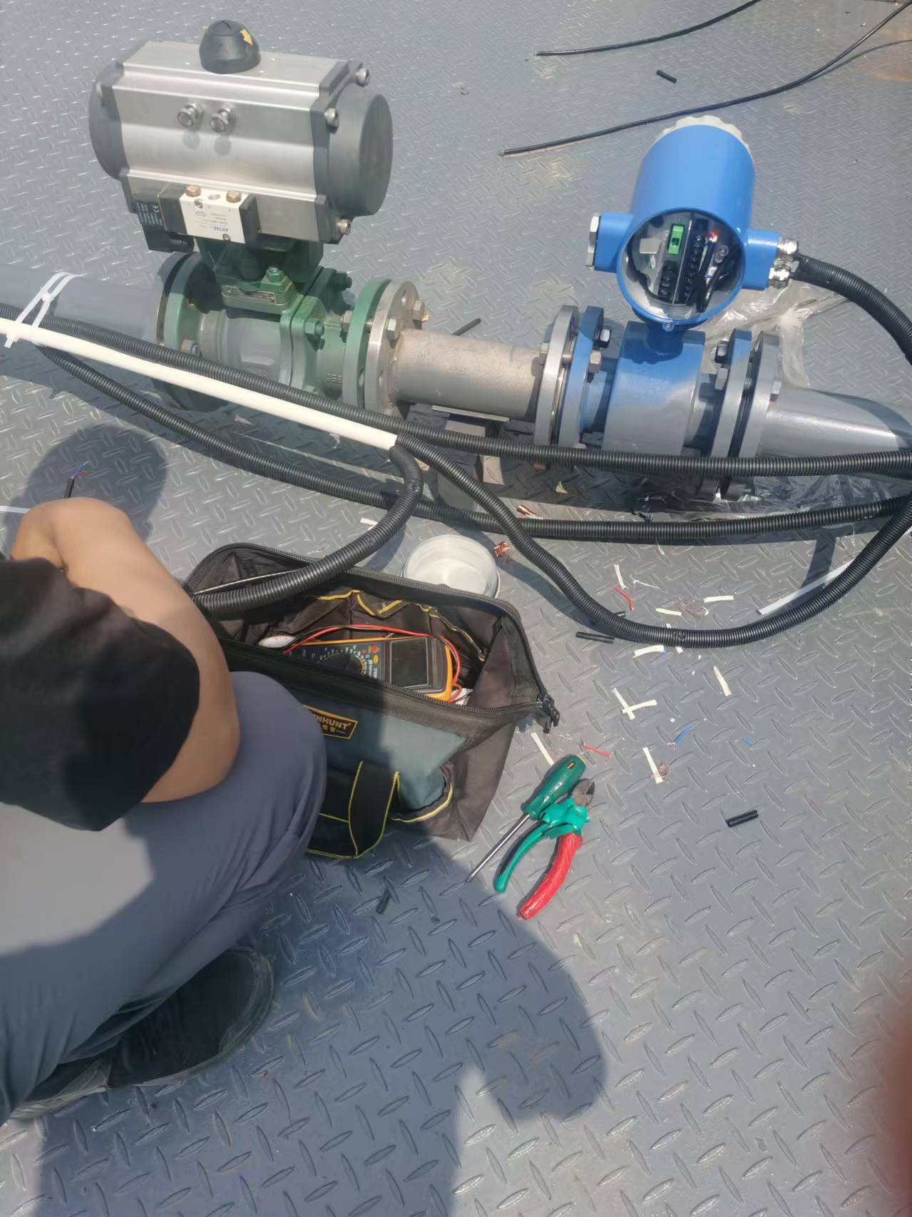 电磁流量计在硫酸储罐出口安装